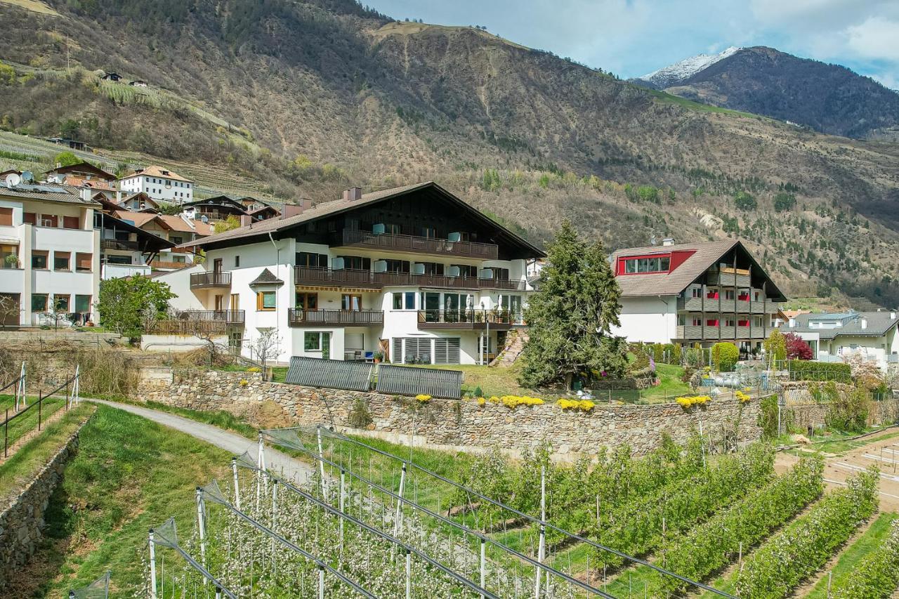 Pension Apartments Pardell Кастелбело Екстериор снимка