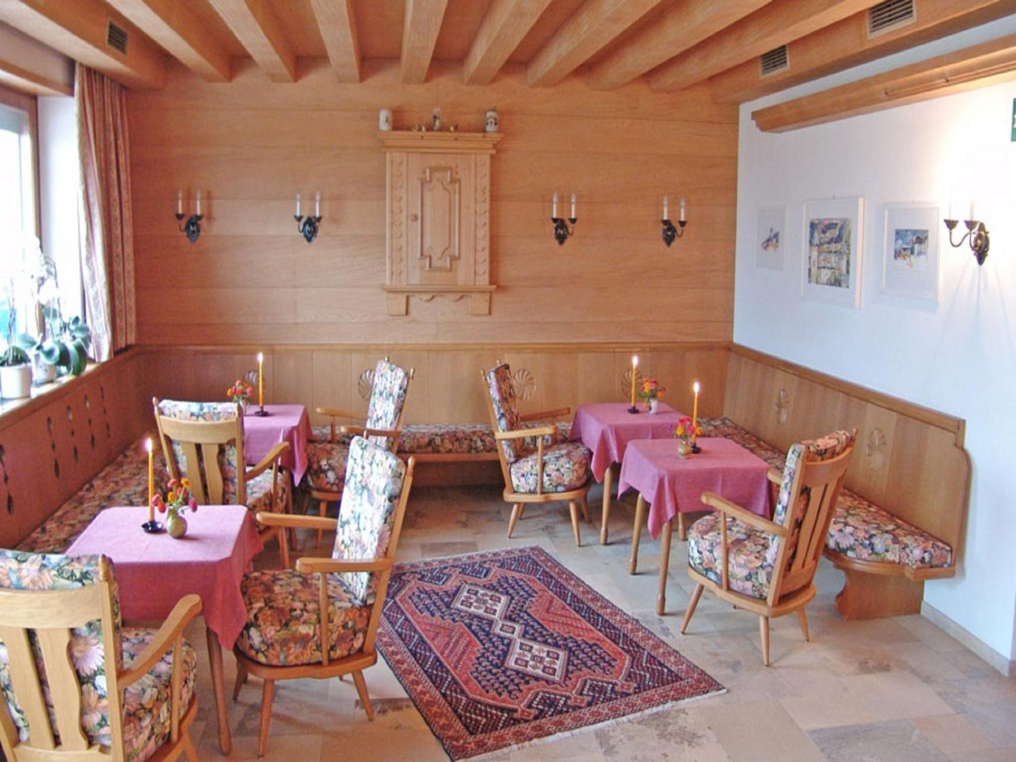 Pension Apartments Pardell Кастелбело Екстериор снимка