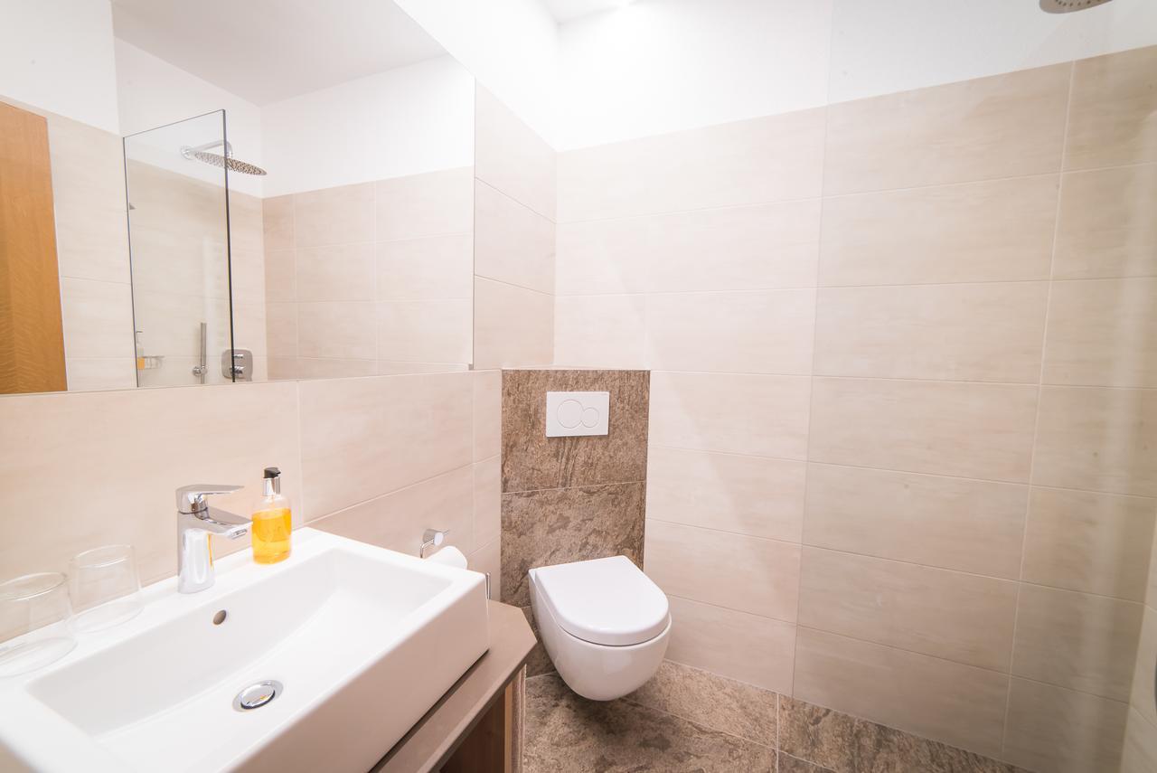 Pension Apartments Pardell Кастелбело Екстериор снимка