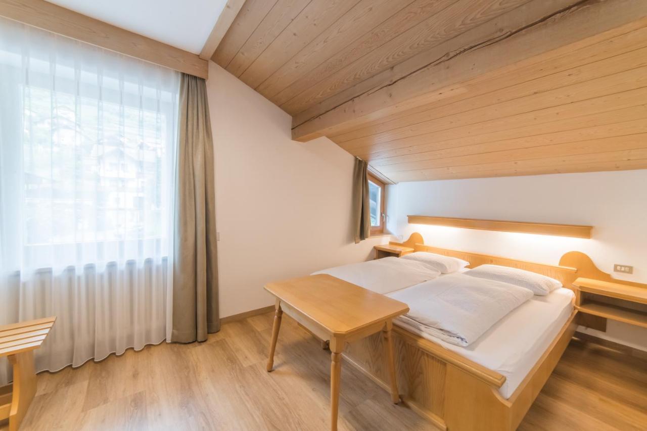 Pension Apartments Pardell Кастелбело Екстериор снимка