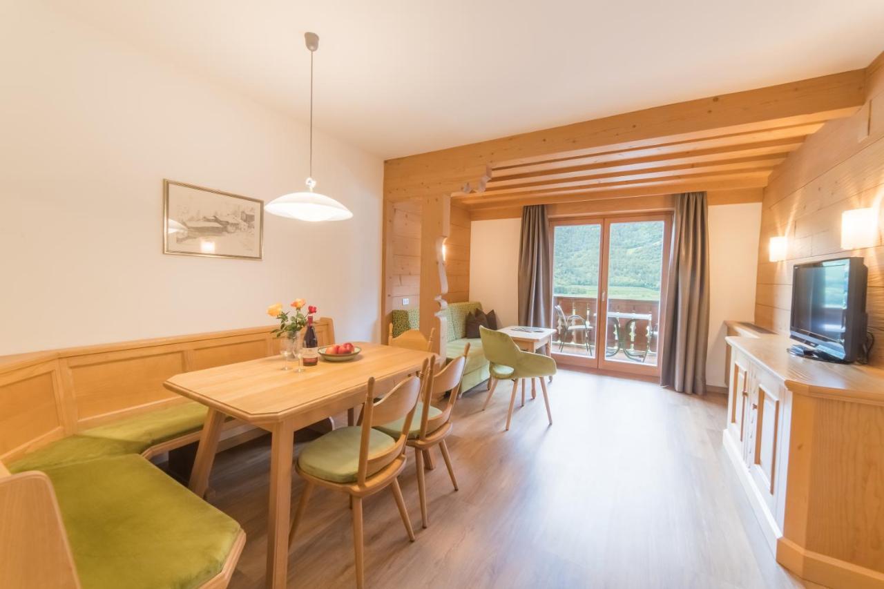 Pension Apartments Pardell Кастелбело Екстериор снимка