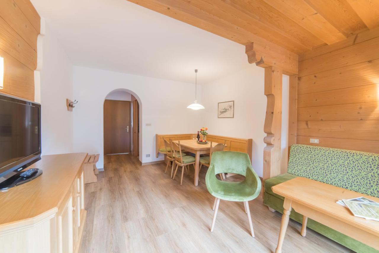Pension Apartments Pardell Кастелбело Екстериор снимка