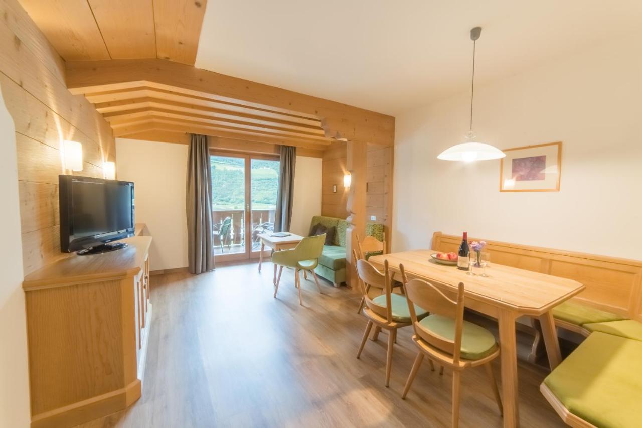 Pension Apartments Pardell Кастелбело Екстериор снимка
